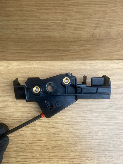 Triumph Street Triple 765 R 2017 Seat Cable Bracket And Cable