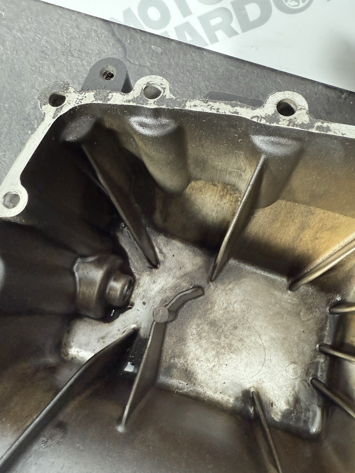 Triumph Street Triple 765 R 2017 Oil Sump Engine Sump & Bolts 18498m 2018-2021