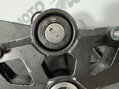 Yamaha YZF R125 R 125 2014 Lockset Ignition ECU Key Yoke 26983 Miles 2008-2018