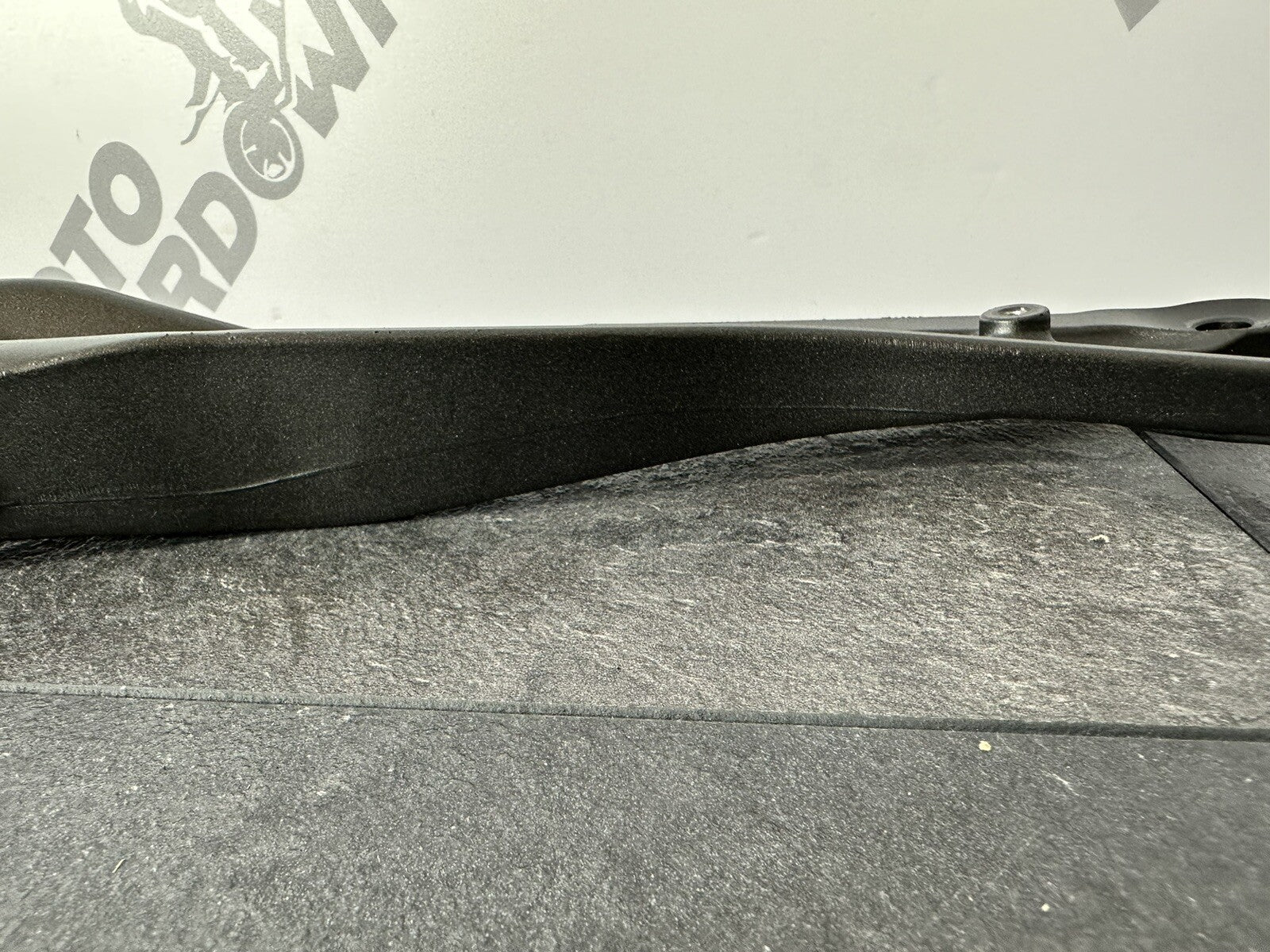 Kawasaki Z800 ABS 2016 Left Engine Mount Bracket 12691 Miles 2013-2018 OEM ZR800