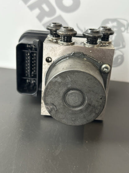 Yamaha MT07 ABS Pump 2014-2017 Yamaha MT-07 ABS pump 2014-2017 OEM
