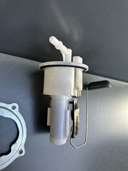 Yamaha Yzf R7 Yzf690 2022 - 2023 Fuel Pump Petrol Pump 9,398 Miles UK ONLY OEM