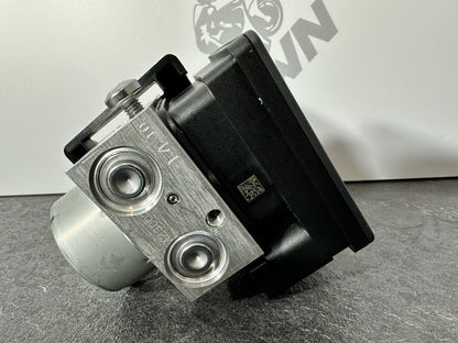 Triumph Street Triple 765 RS 2022 ABS Pump Regulator 2751 Miles 2020 2021 OEM