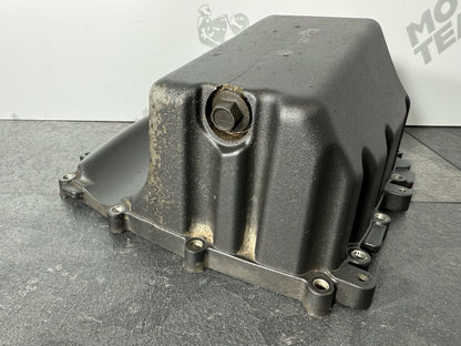 Triumph Street Triple 765 R 2017 Oil Sump Engine Sump & Bolts 18498m 2018-2021