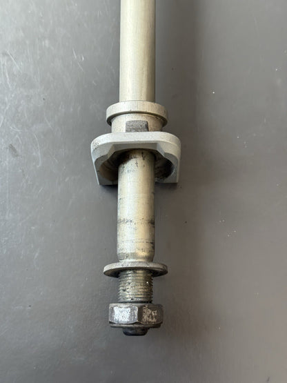 TRIUMPH TRIDENT 660 REAR WHEEL SPINDLE Rear Wheel Axle YEAR 2021-2024 OEM