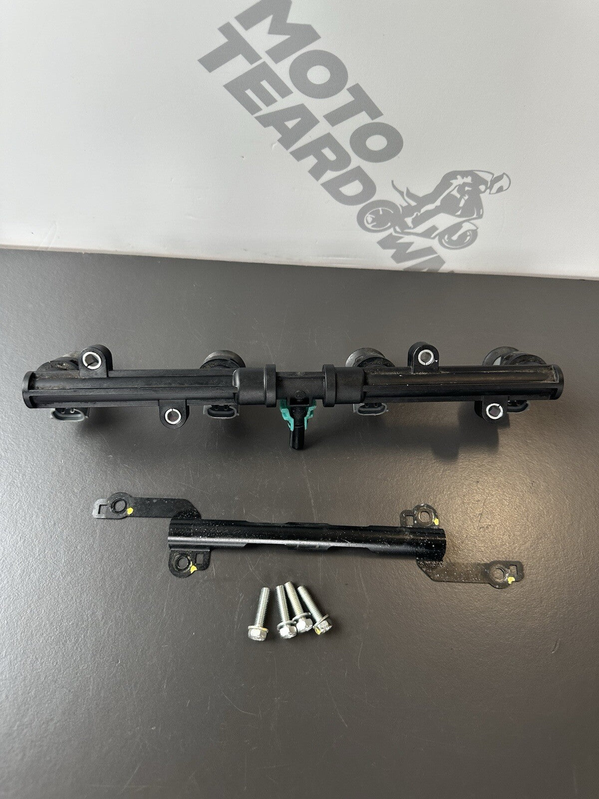 HONDA CBR1000RR AIR BOX INJECTOR RAIL 2008 2009 2010 2011 OEM 13,752 Miles