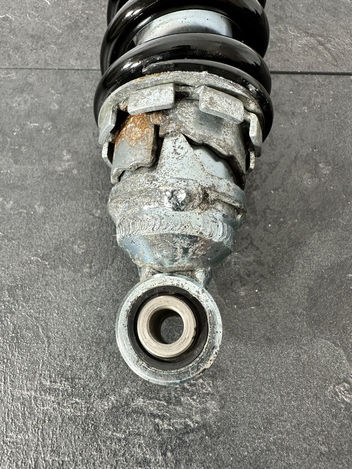 Triumph Trident 660 2022 SHOWA Rear Shock Absorber 2962 Miles 2021-2024 OEM