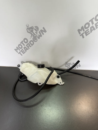 e8728118-d88f-4e63-8b3a-0383fcfae951