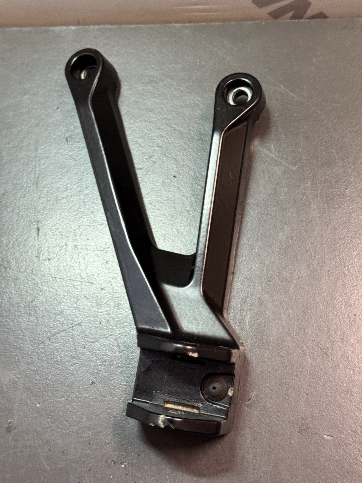 b9ab88c4-a8b0-40a0-8d98-6d2c74adfbd7