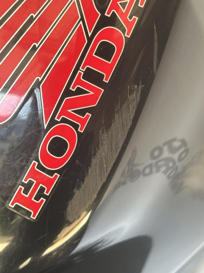 HONDA CBR1000RR Genuine Fuel Petrol Tank Centre Cover Panel Fairing 2004 2005
