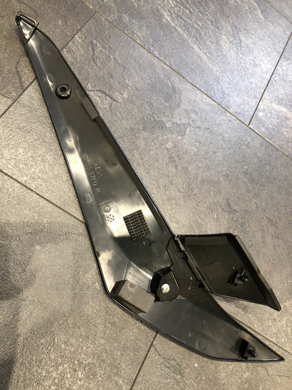 Suzuki GSXR 1000 2020 Right Tank Seat Fairing Panel 2017-2020 OEM L7 L8 L9 M0