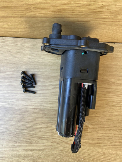 Ducati Supersport petrol Pump fuel pump 16024341A 2963 Miles UK ONLY Supersport