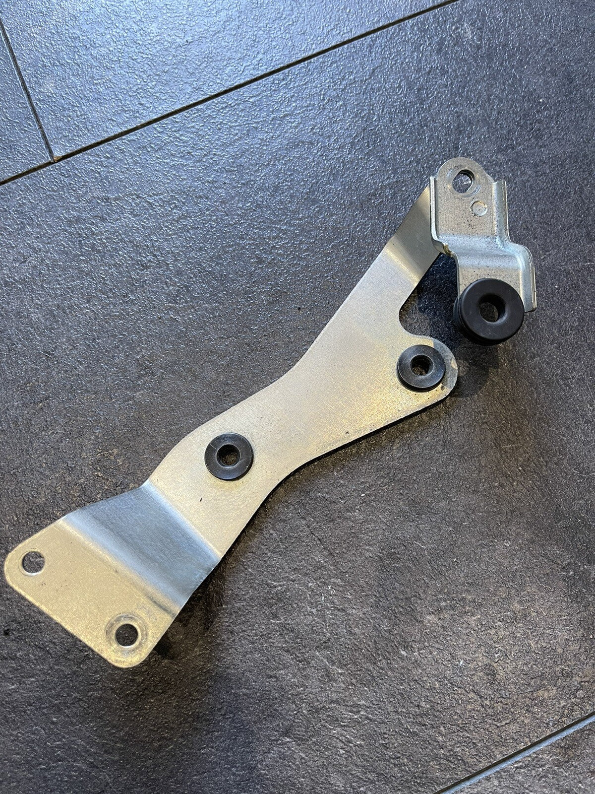 Suzuki GSXR 750 2013 Regulator Rectifier Bracket Holder Mount 600 L1 L2 L3 L4 L5