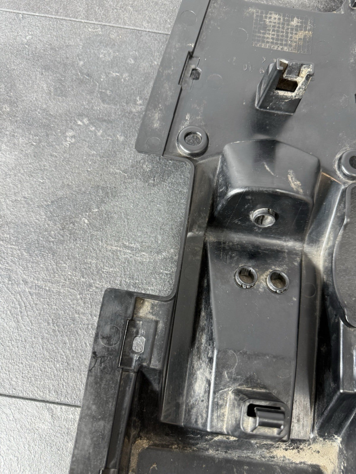 Yamaha YZF R125 R 125 2014 Subframe Undertray Panel 26983 Mile 2008-2018 OEM