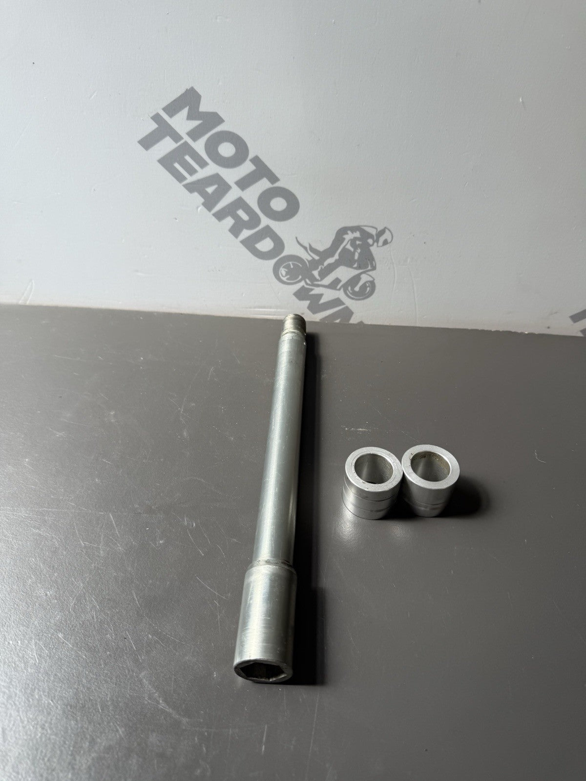 Triumph Trident 660 Front Wheel Spindle And Spacers Trident 660 2021-2024 OEM