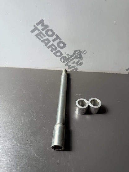 Triumph Trident 660 Front Wheel Spindle And Spacers Trident 660 2021-2024 OEM