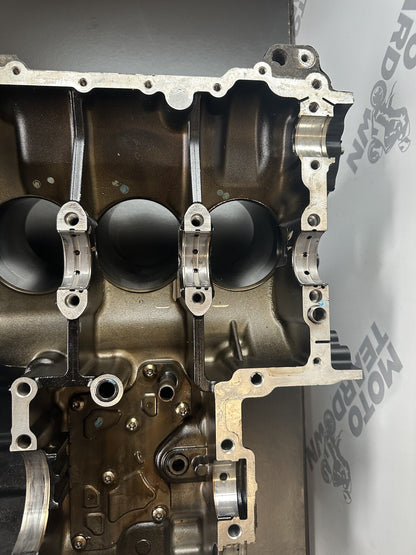 TRIUMPH SPEED TRIPLE 1050 2011 - 2015 ENGINE UPPER CRANK CASE Top Crank Case