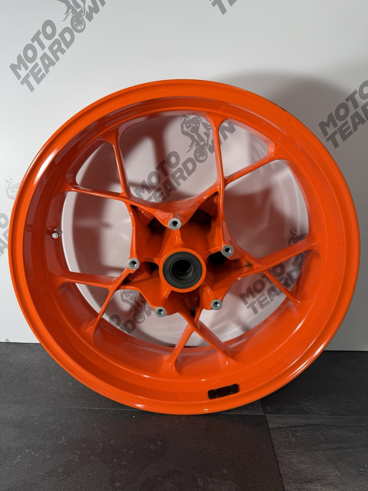 77f6b6b9-033b-4751-8e68-d281cb5be4e4