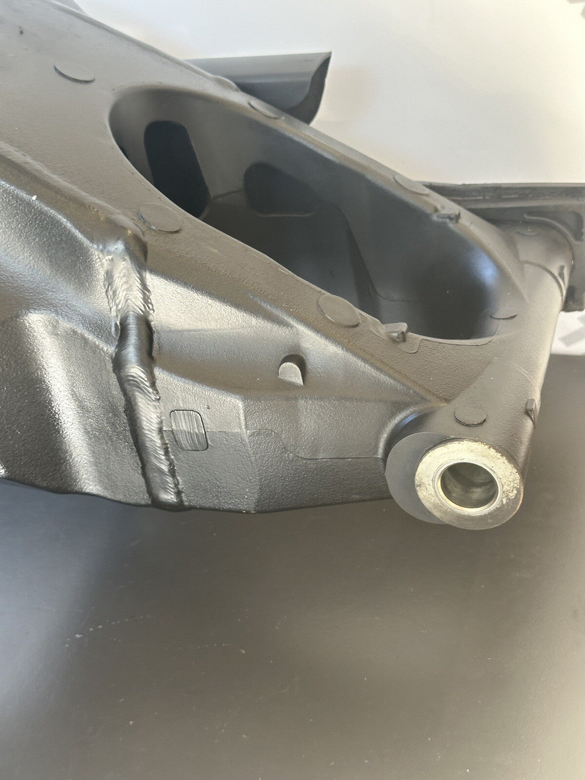 SUZUKI GSXR 1000 2009-2016 REAR SWINGARM BLACK SWINGING ARM OEM GSXR SWINGARM
