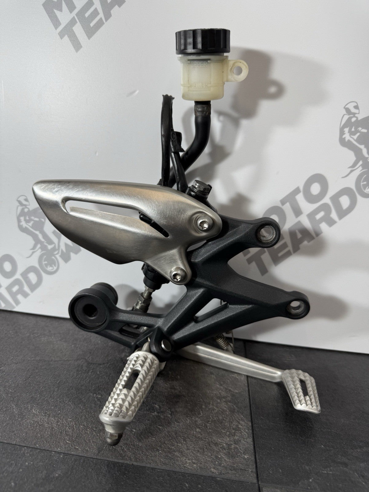 057c865b-e2d6-433f-934e-416dd300a4dd