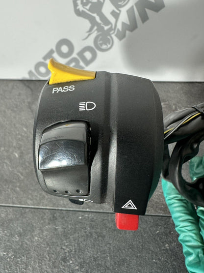 Suzuki GSXR 1300 2016 HAYABUSA Left Switchgear Switch Assembly 18408 Miles OEM