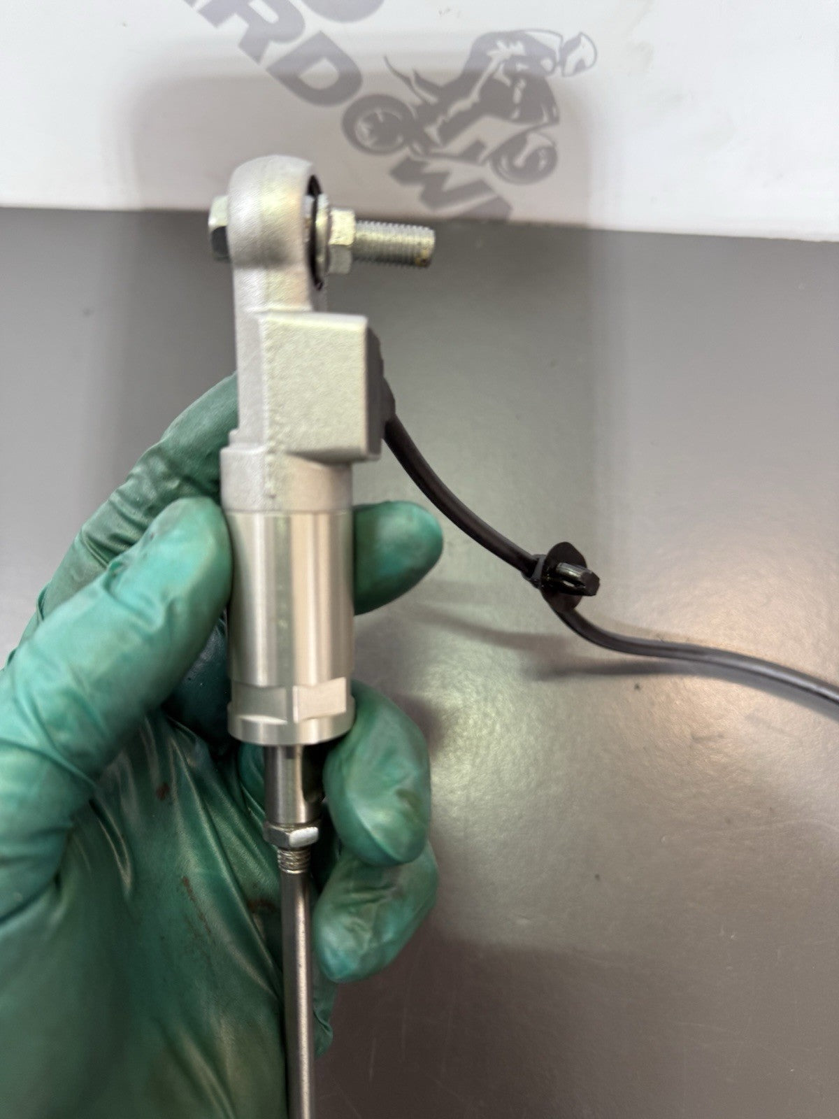 5f39b9fd-9e6d-42e9-a6be-78196e41e239