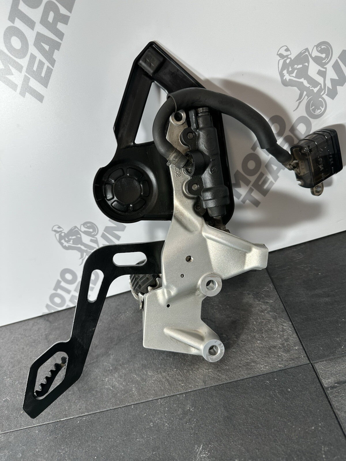Triumph TIGER 900 GT PRO 2022 Right Footrest Rearset Rear Brake 6337m 2020-2023