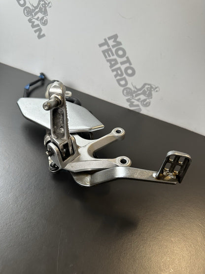YAMAHA MT-03 R/H Front Footrest Hanger Yamaha MT03 Right Foot Rest RT assembly