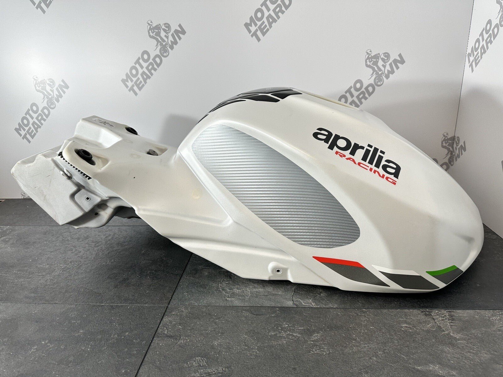 Aprilia Tuono V4 1100 2021 Fuel Tank Petrol Tank 6606 Miles 2022 2023 24 UK ONLY
