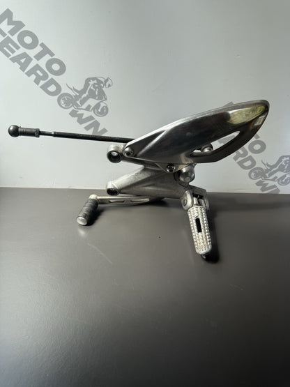 TRIUMPH STREET TRIPLE 675 675R Left Footrest Left Foot Hanger 2007-11 BENT PEDAL