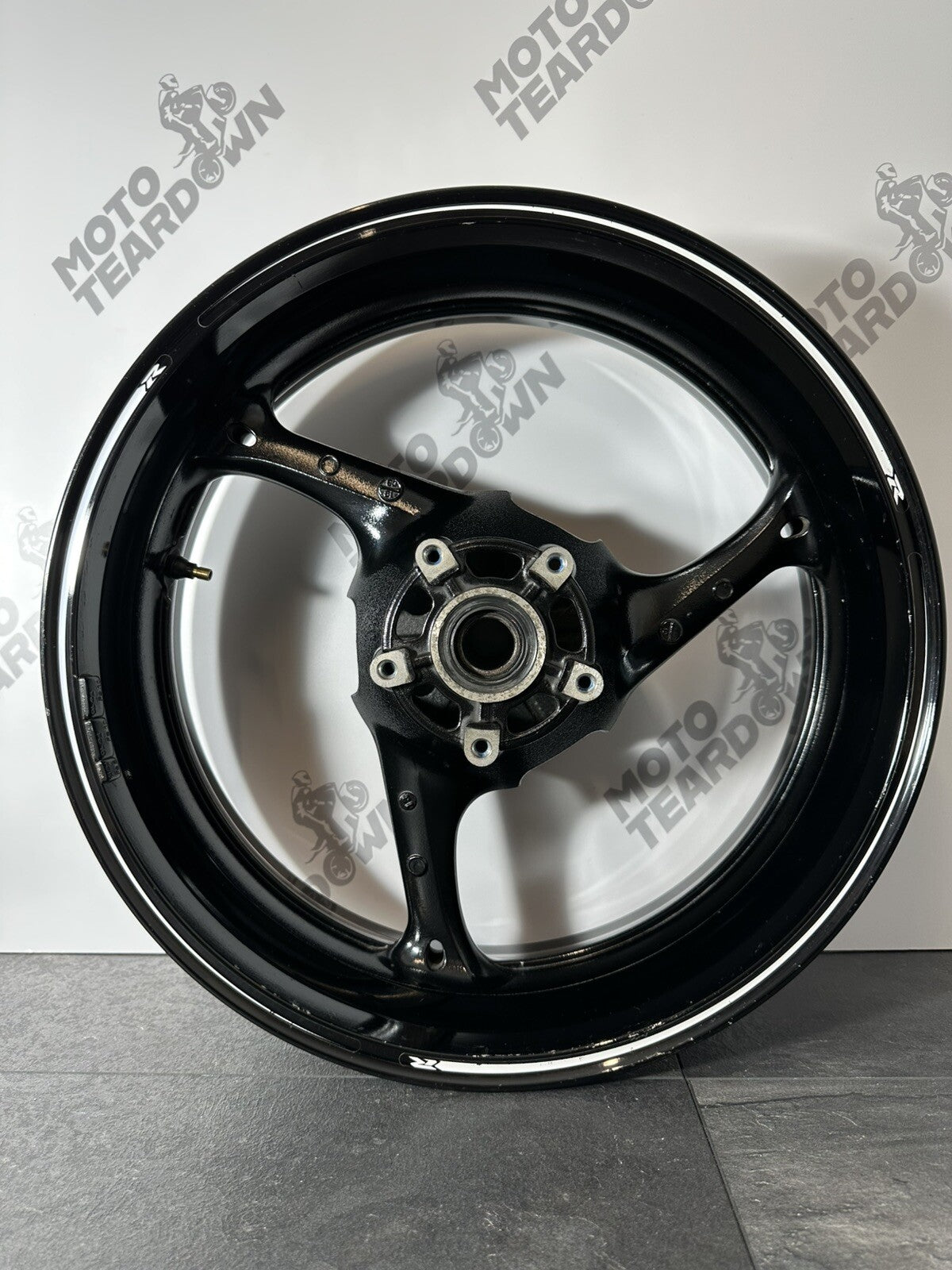 Suzuki GSXR 1000 2014 Rear Wheel Rim ENKEI 22774 Miles 2009-2016 OEM