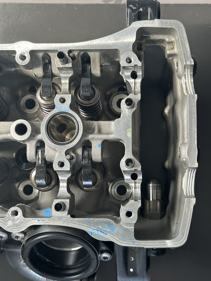 Triumph Speed Triple 1200 RR 2022 Engine Cylinder Head READ DESCRIPTION OEM
