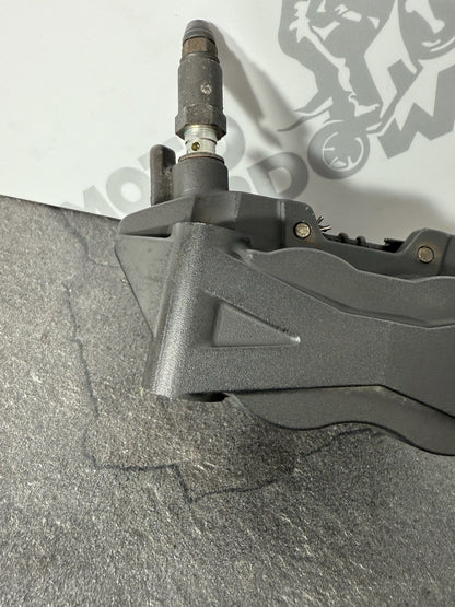 Yamaha YZF R125 R 125 2014 Front Brake Caliper & Pads 26983 Miles 2008-2018