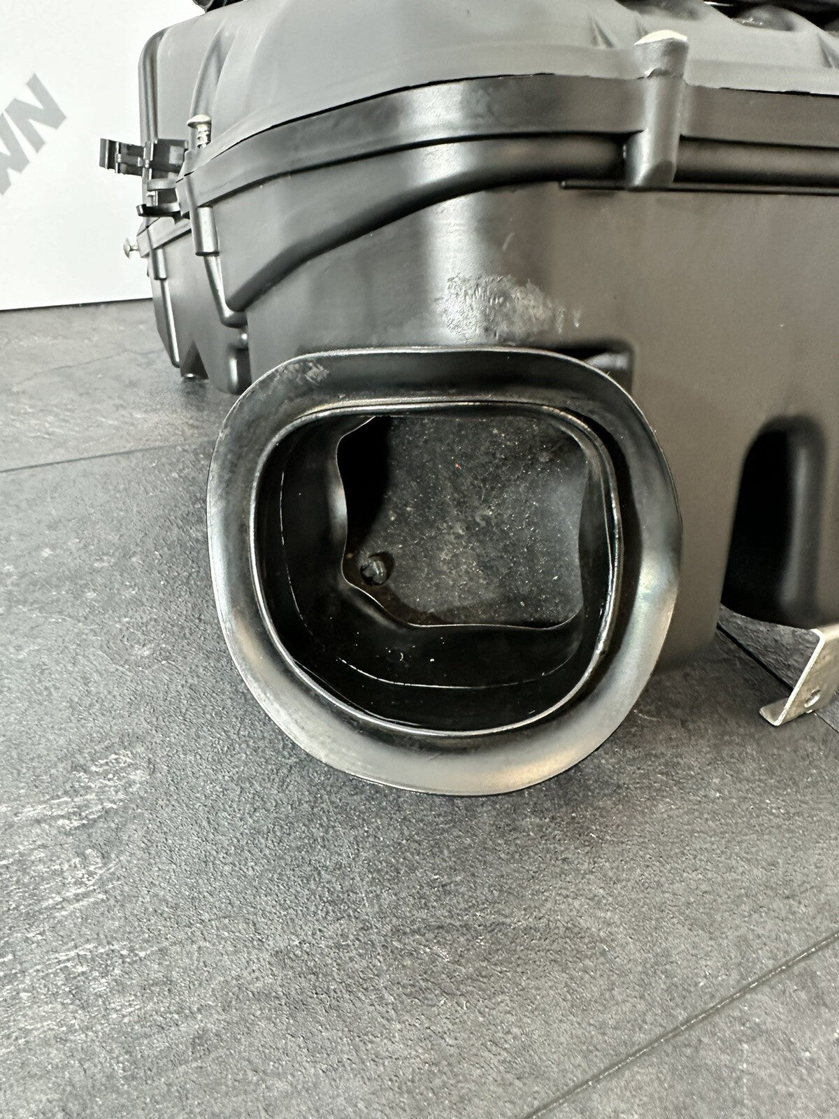 Aprilia Tuono V4 1100 2021 Airbox Air Filter Housing 6606 Miles 2022-2024 OEM