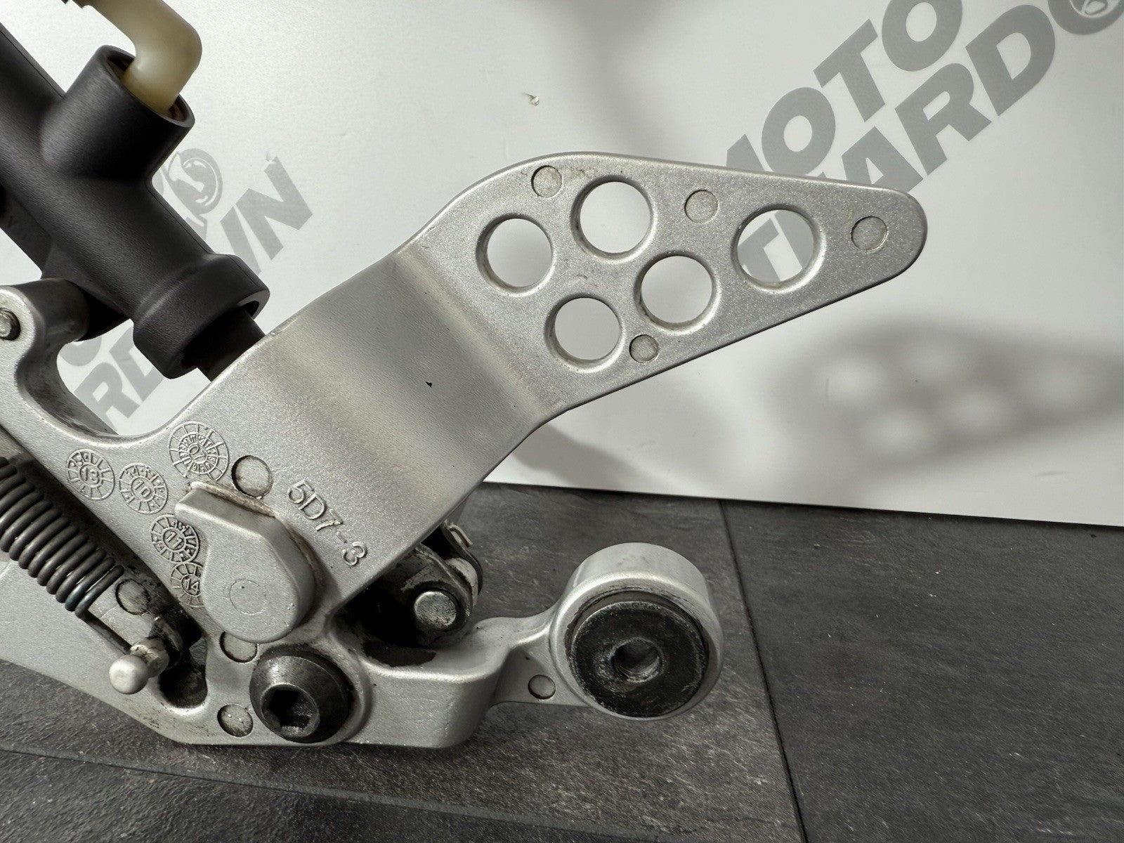 Yamaha YZF R125 R 125 2014 Right Rearset Footrest Brake MC 26983 Miles 2008-2018