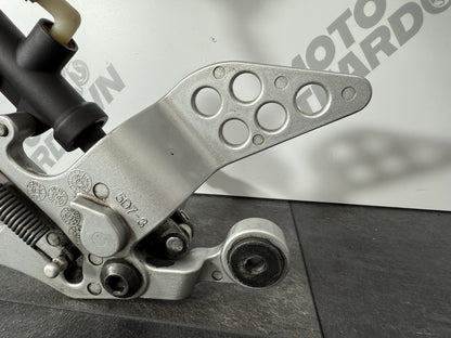 Yamaha YZF R125 R 125 2014 Right Rearset Footrest Brake MC 26983 Miles 2008-2018