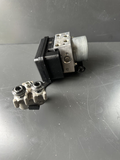 Yamaha MT09SP ABS pump 2021 - 2024 Yamaha MT09 SP ABS pump OEM 2022 5101 Miles
