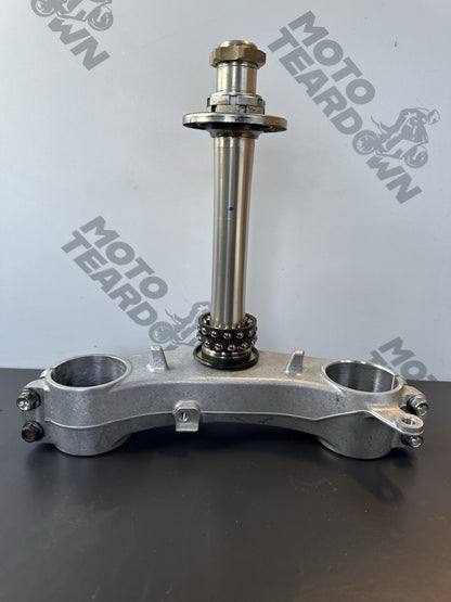 Suzuki GSXR600 GSXR750 Bottom lower fork yoke clamp & fittings 2011 - 2017 L1-L7