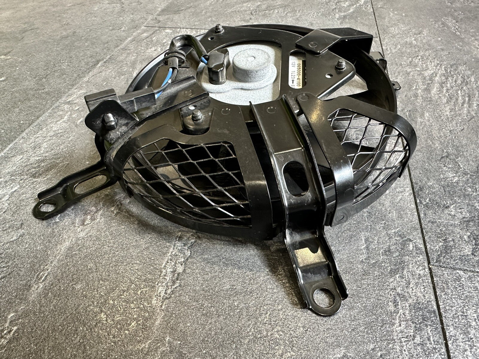 Suzuki GSXR 1000 2009 DENSO Radiator Cooling Fan 2009-2016 Only 9715 Miles OEM