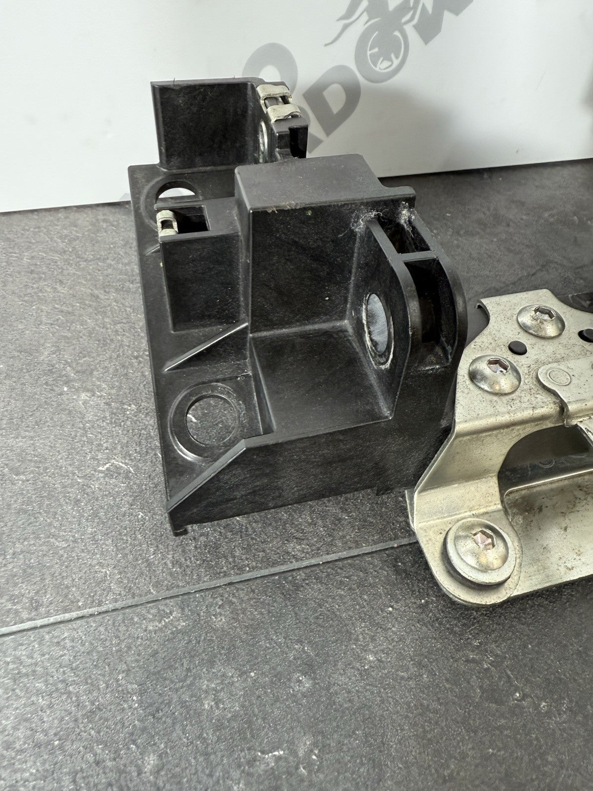 Suzuki GSXR 1000 R 2019 Subframe Bridge Fuel Tank Bracket Mount 2017-22 OEM MM