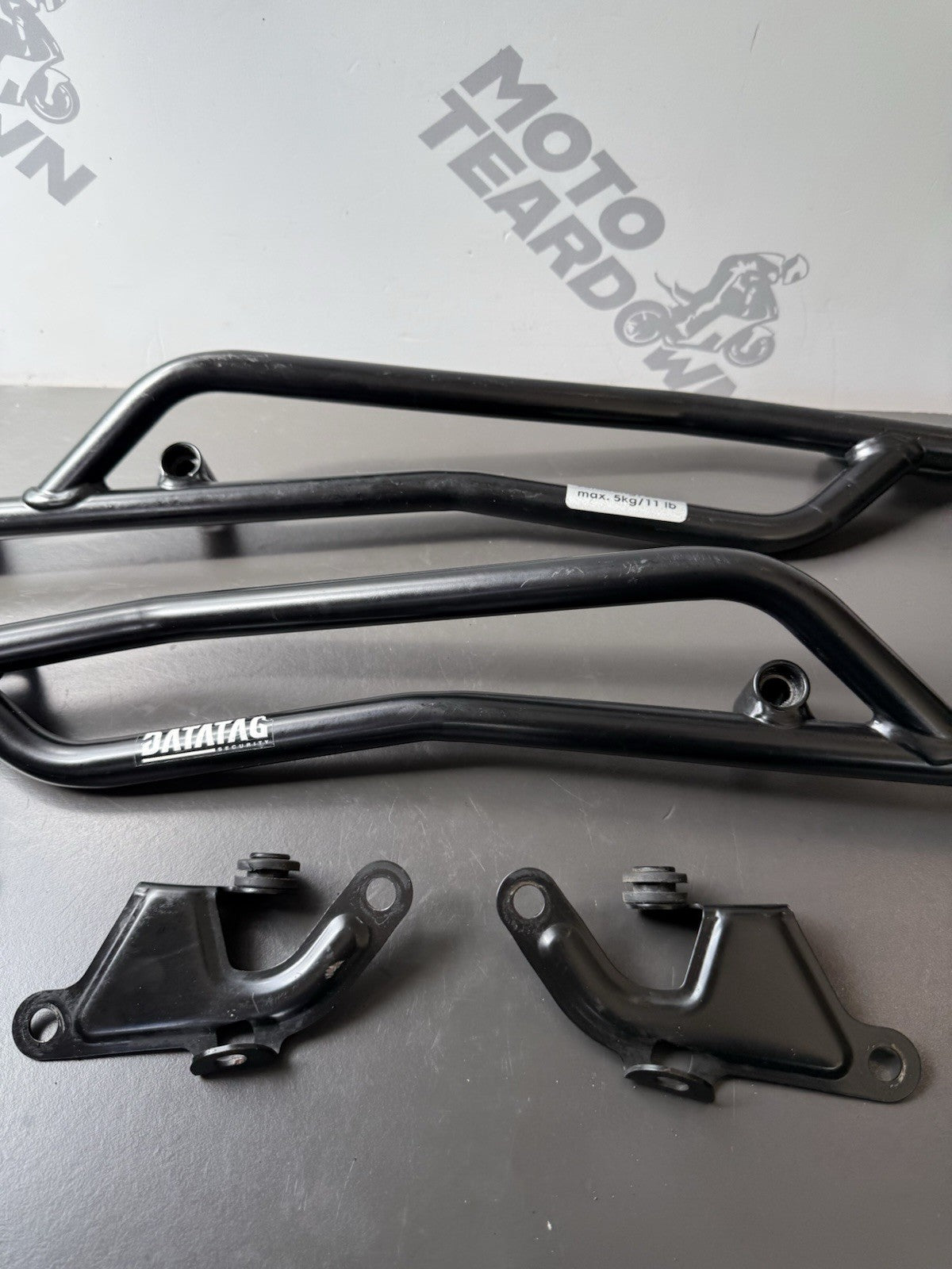 TRIUMPH TRIDENT 660 Top Case Carrier Luggage Plate Rear Rack Arms 2021-2024