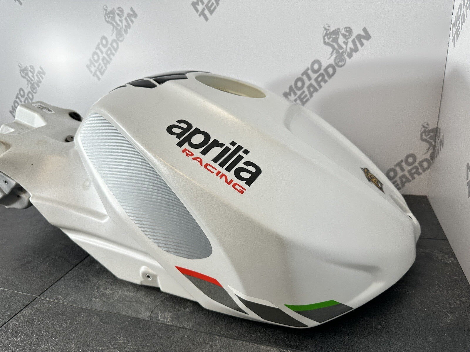 Aprilia Tuono V4 1100 2021 Fuel Tank Petrol Tank 6606 Miles 2022 2023 24 UK ONLY