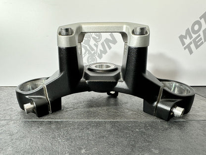 Triumph Trident 660 2022 Top Yoke & Risers Clamps 2962 Miles 2021-2024 OEM