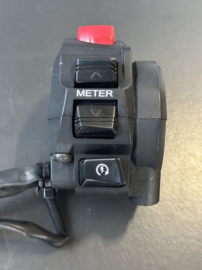 Suzuki GSXR600 GSXR750 Right handlebar switchgear start switch 2011-2016 DAMAGED