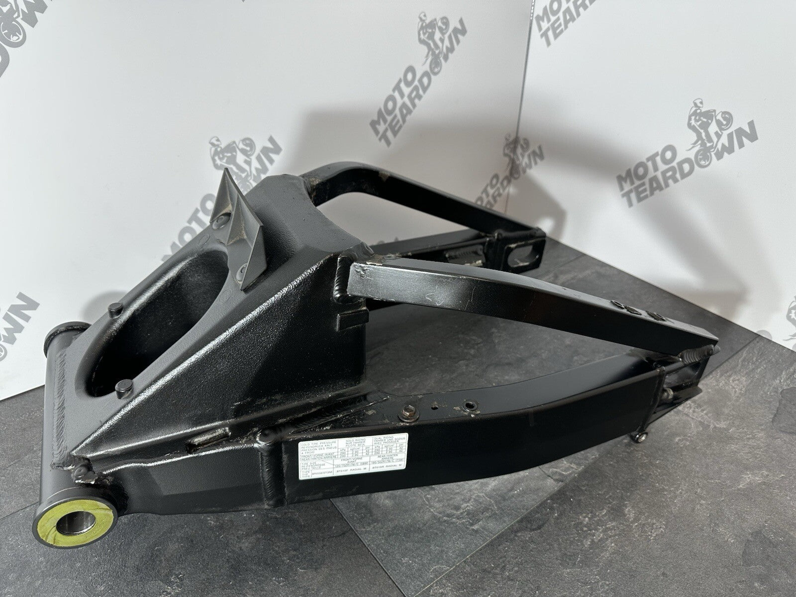 Suzuki GSXR 1300 2016 HAYABUSA Swingarm Rear Swinging Arm 18408 Miles OEM