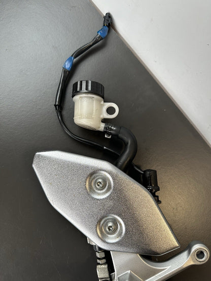 YAMAHA MT-03 R/H Front Footrest Hanger Yamaha MT03 Right Foot Rest RT assembly