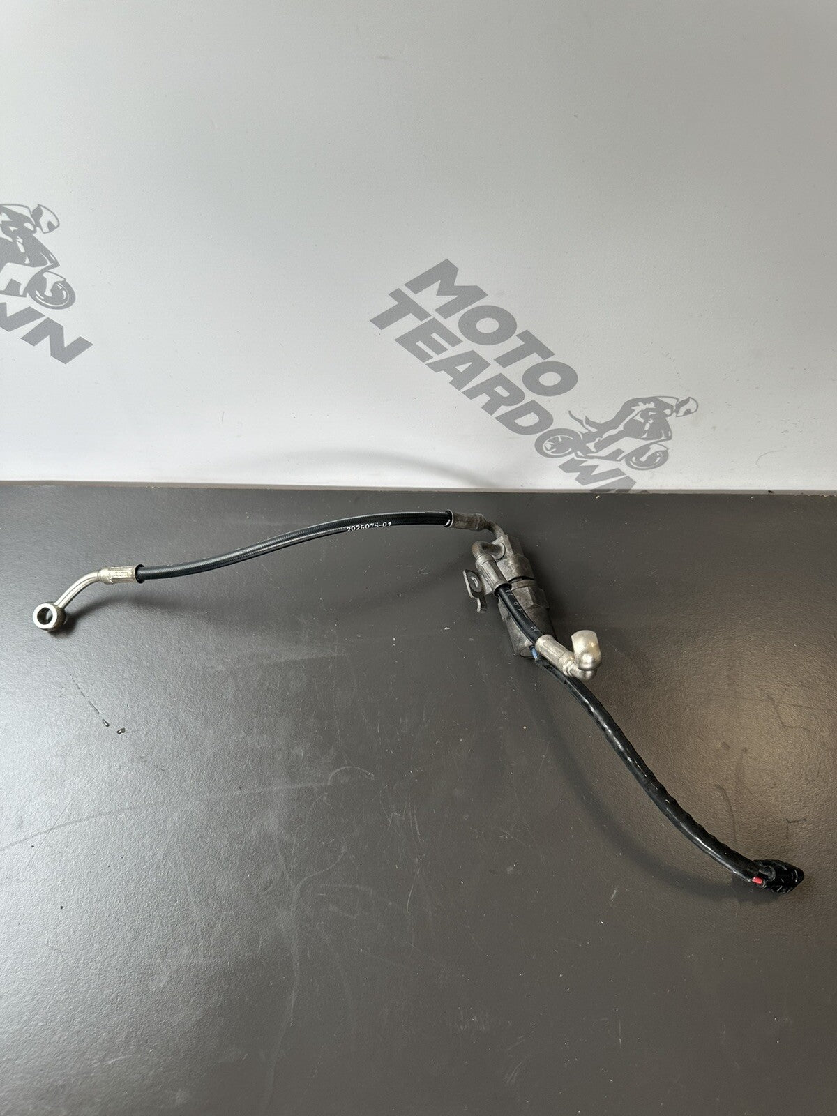 Triumph Speed Triple RS 1050 rear ABS valve and pipework T2026075 OEM 14,558 Mil