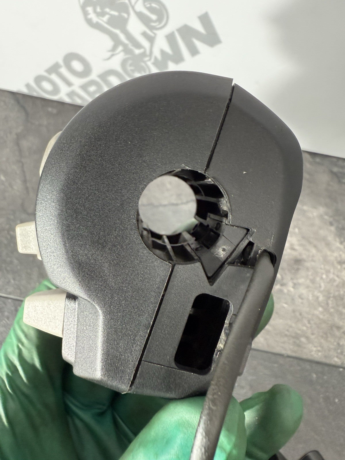 12401901-c963-4fff-baf1-f9c788ed01db