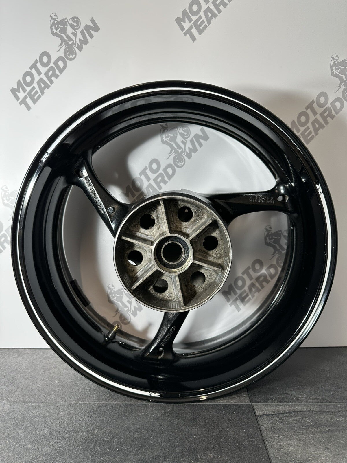 Suzuki GSXR 1000 2014 Rear Wheel Rim ENKEI 22774 Miles 2009-2016 OEM