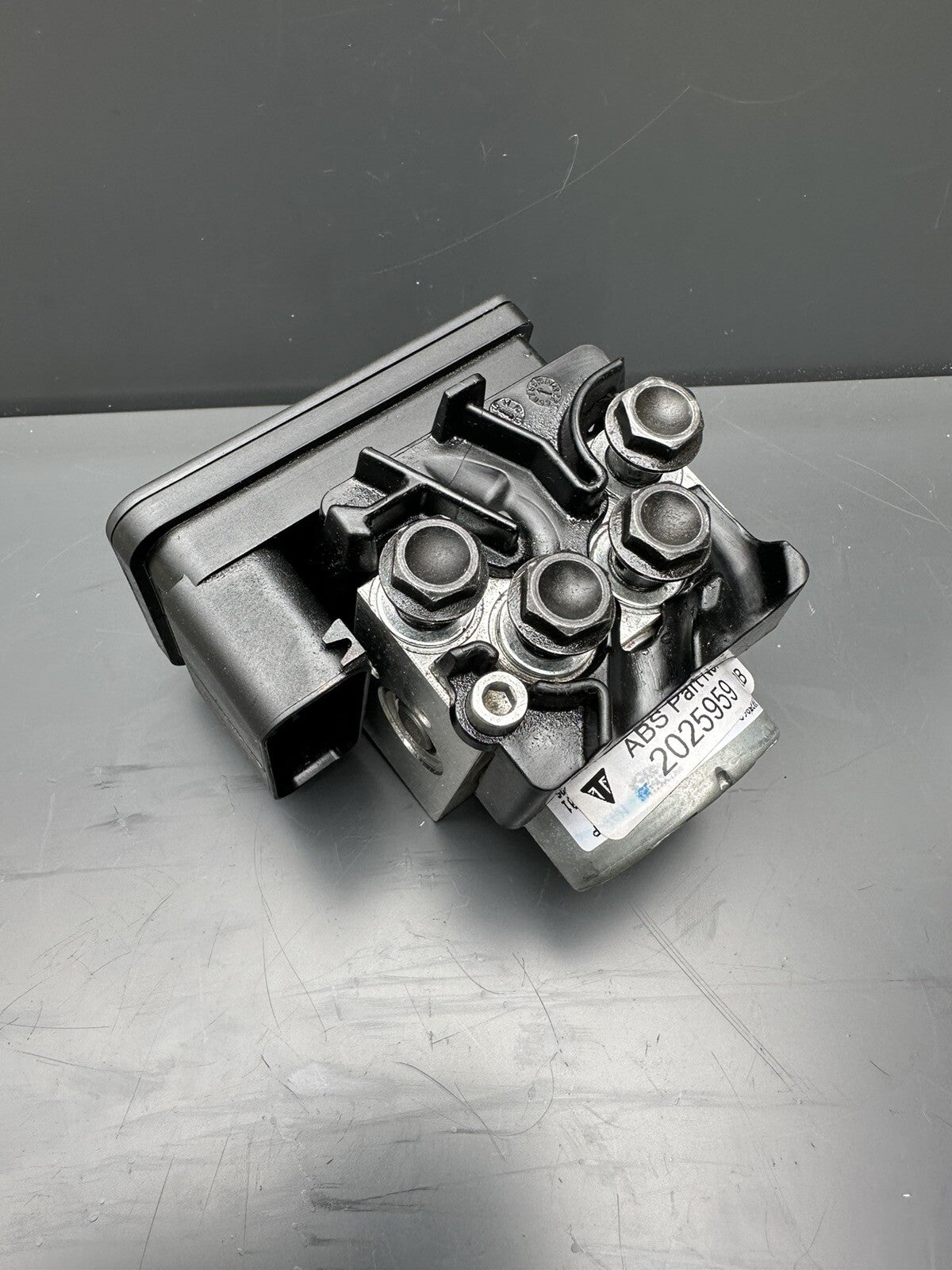 Triumph Street Triple 765 RS 2020 ABS Pump OEM Only 2418 Miles 2025959 T2025959
